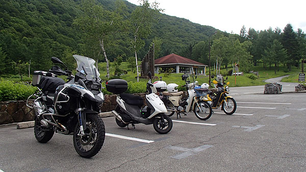 展望台の先のビジターハウス